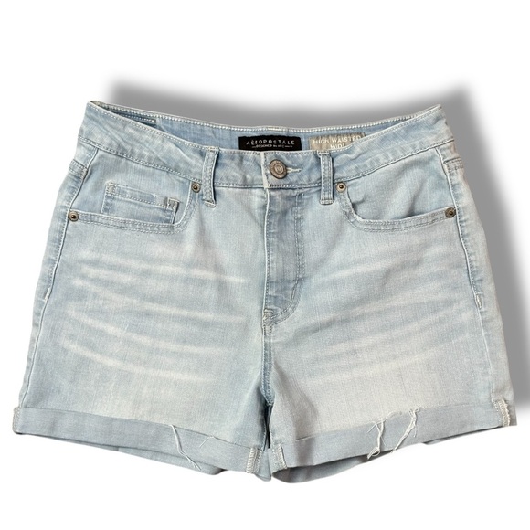 Aeropostale Mid Rise Light Wash Cuffed Midi Shorts sz 6 - Picture 1 of 5